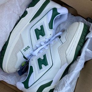 BRAND NEW - New Balance 550